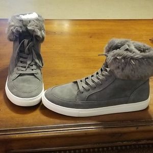 Gianni Bini athletic shoe with fur